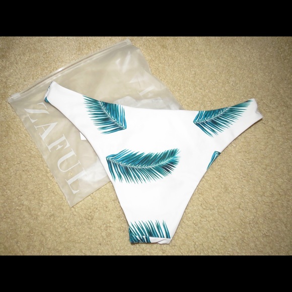 NWOT Leafy Bathing suit bottom - Picture 5 of 7